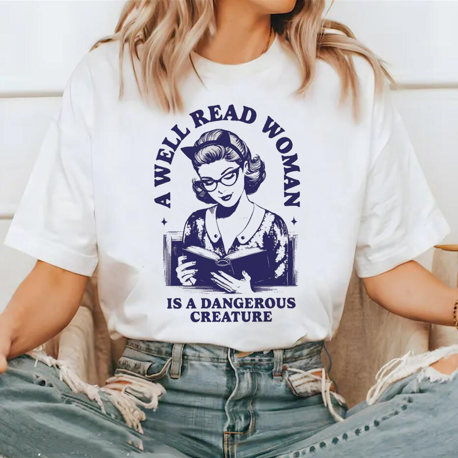 A Well Read Woman Is A Dangero - Women Bags Png recension och pris